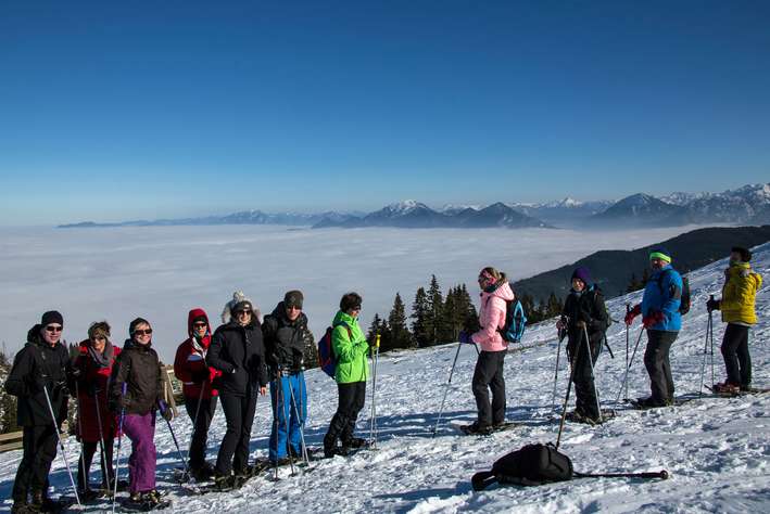 Gruppen-Schneeschuhwanderung in den Alpen